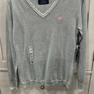 US Polo Assn. V-neck pullover Size M